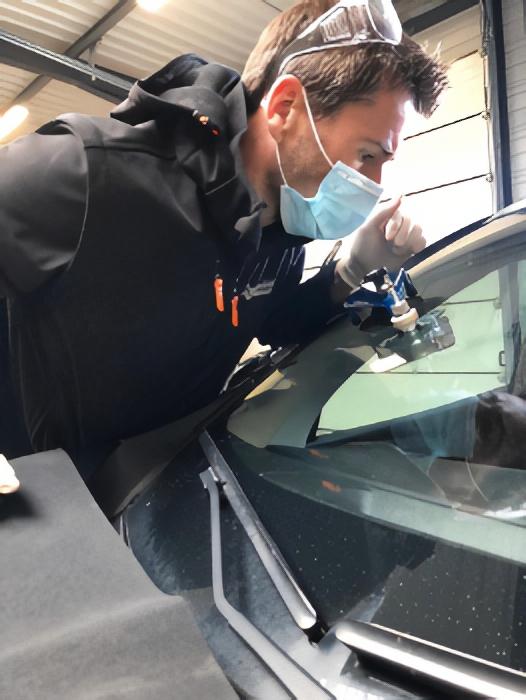 Réparation vitre voiture